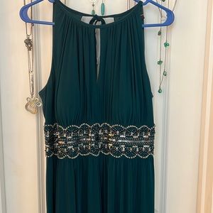Beautiful formal/semi-formal floor length gown, hunter green, size 10